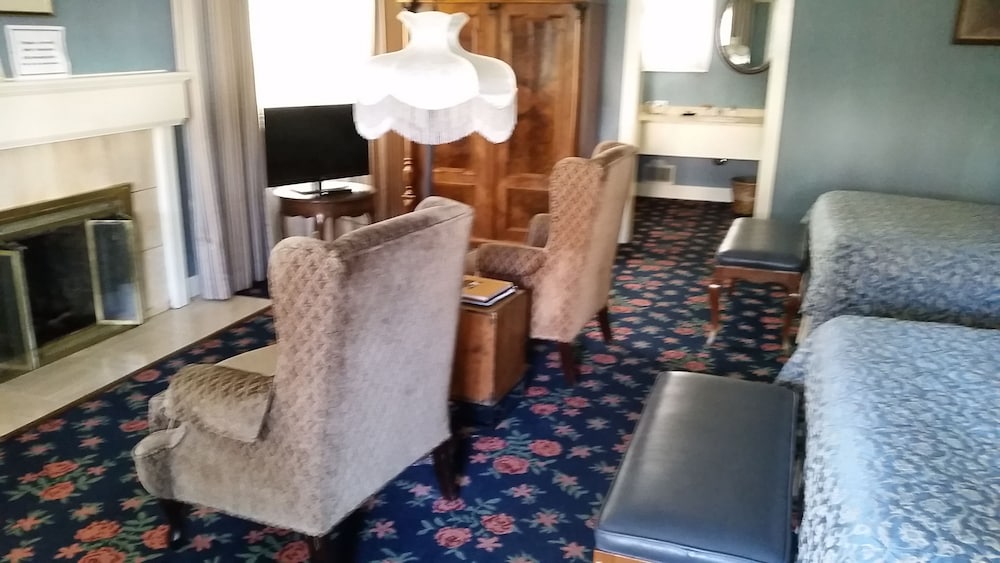 The Mendocino Hotel and Garden Suites 31/47