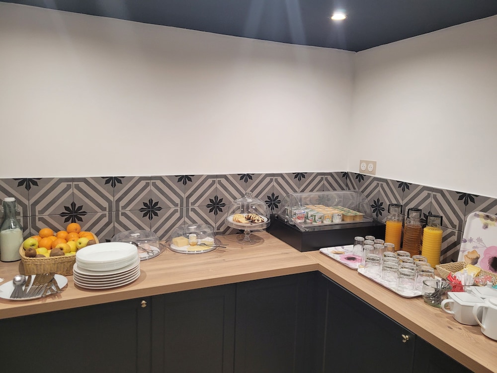 Hotel Kyriad Marseille Centre Paradis Prefecture 5/50