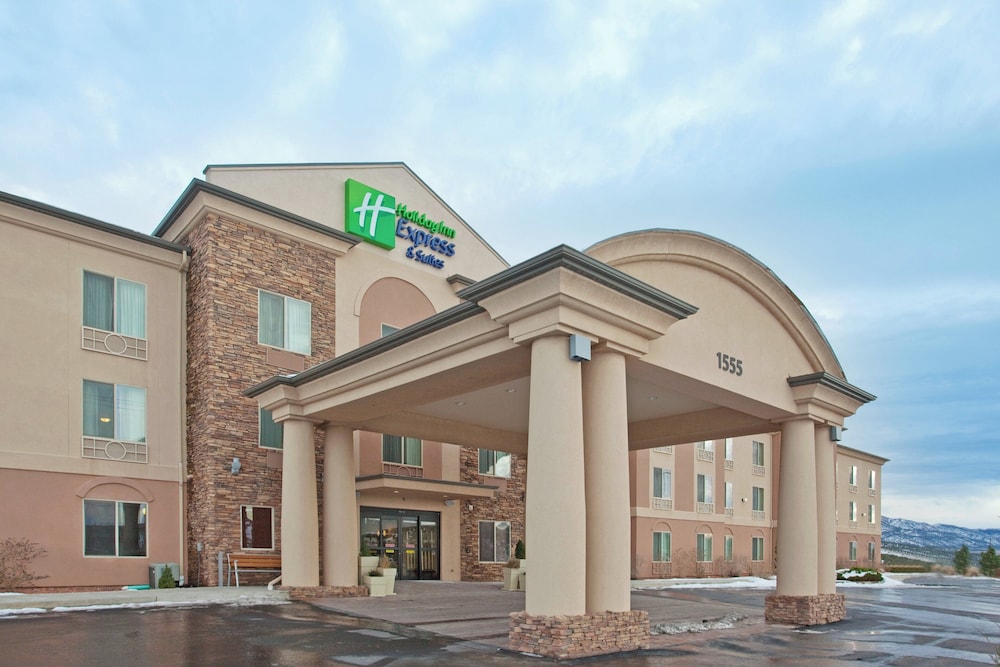 Holiday Inn Express Suites Cedar City 1/49