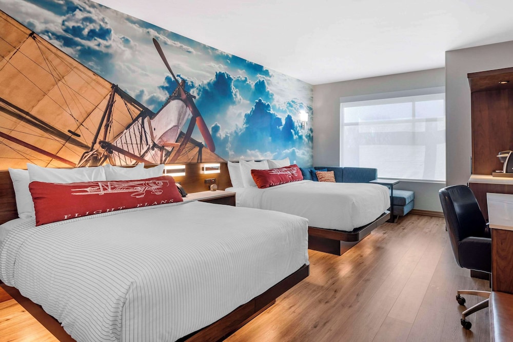 STANDARD, 2 QUEEN BEDS