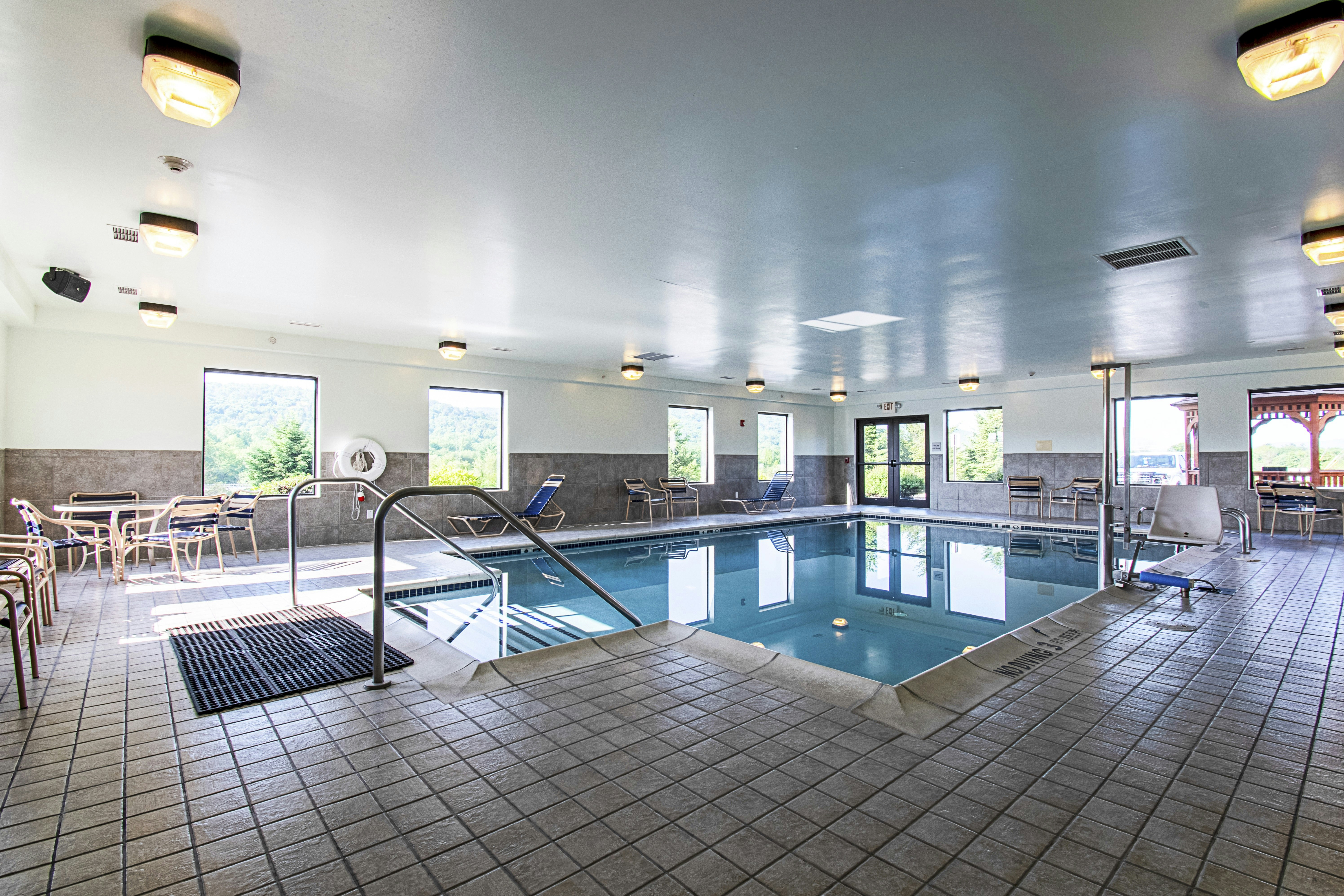Hampton Inn Pine Grove 30/58