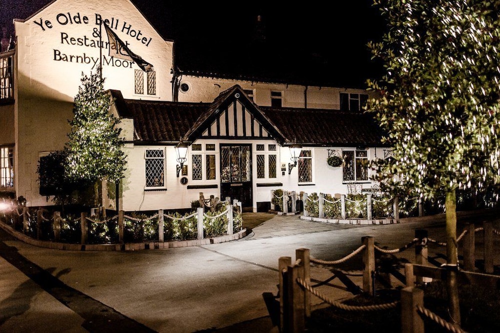 Ye Olde Bell Hotel Spa 64/64