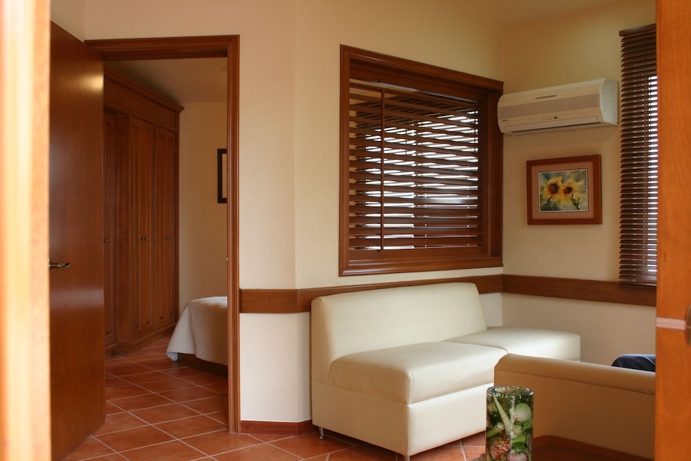 Alcazar Suites 20/30