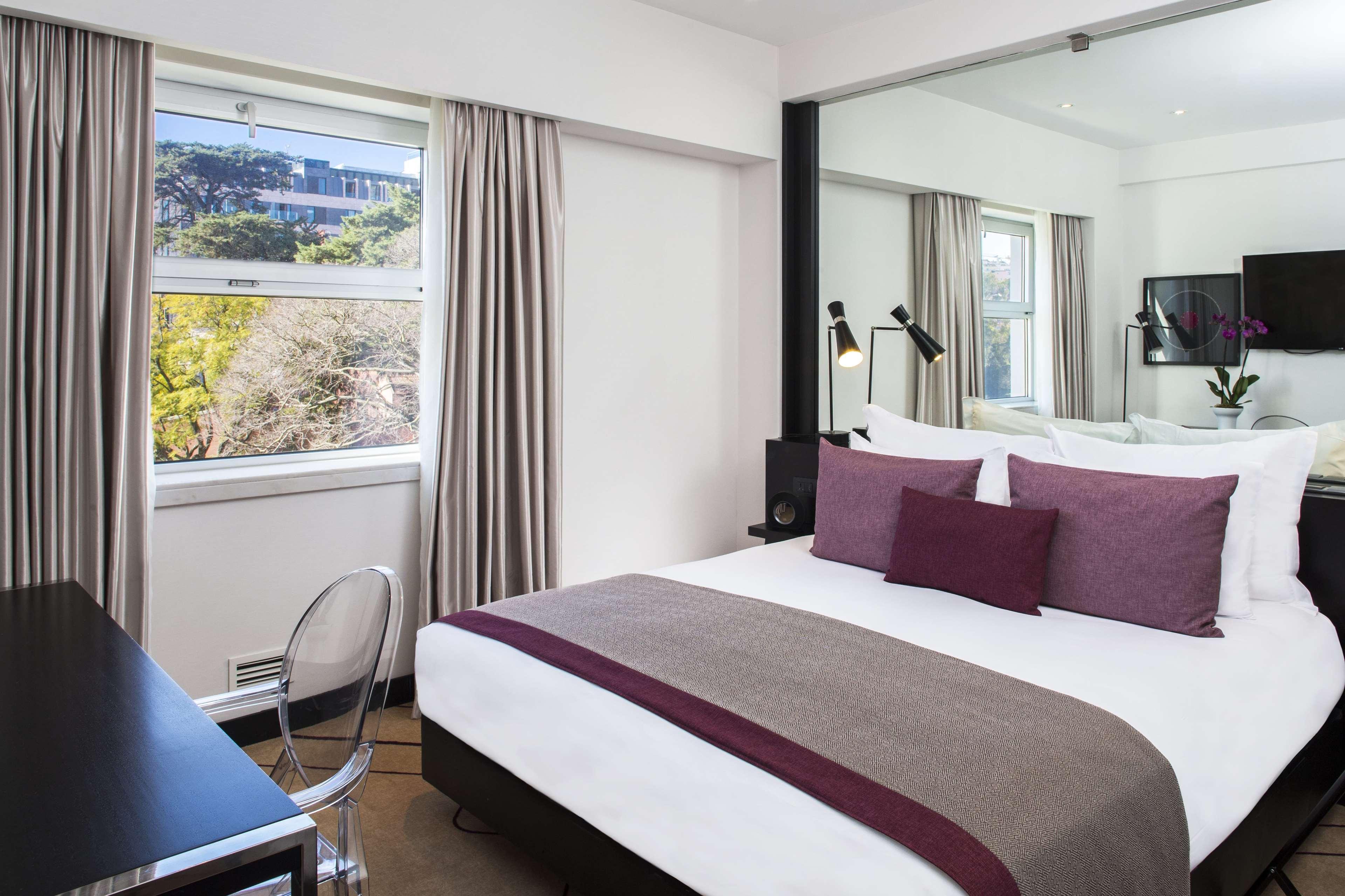 Avani, Single