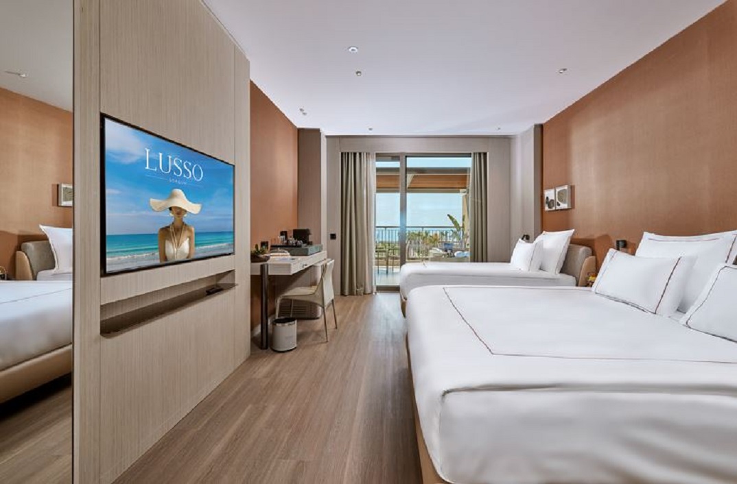 SUPERIOR STANDARD SEA VIEW WITH JACUZZI