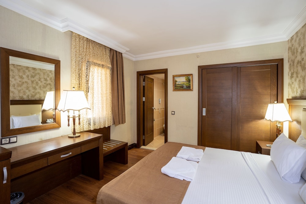 Latanya Park Resort 8/41