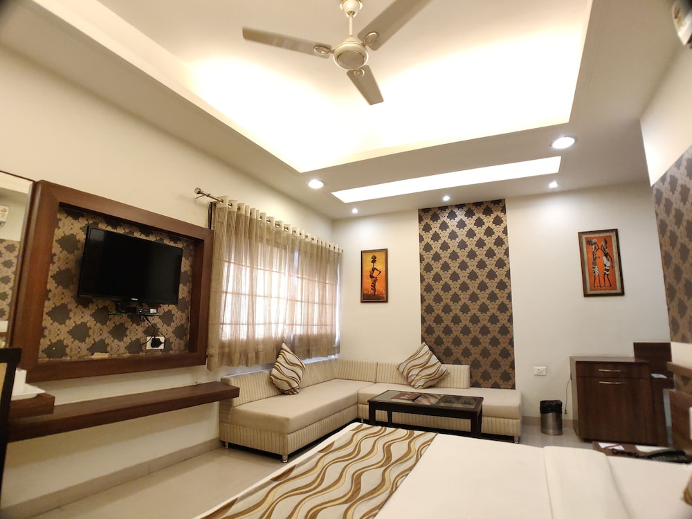 HOTEL SHIV VILAS 15/25