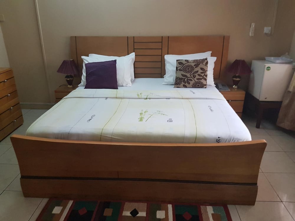 Sena Hotel And Resort 9/25