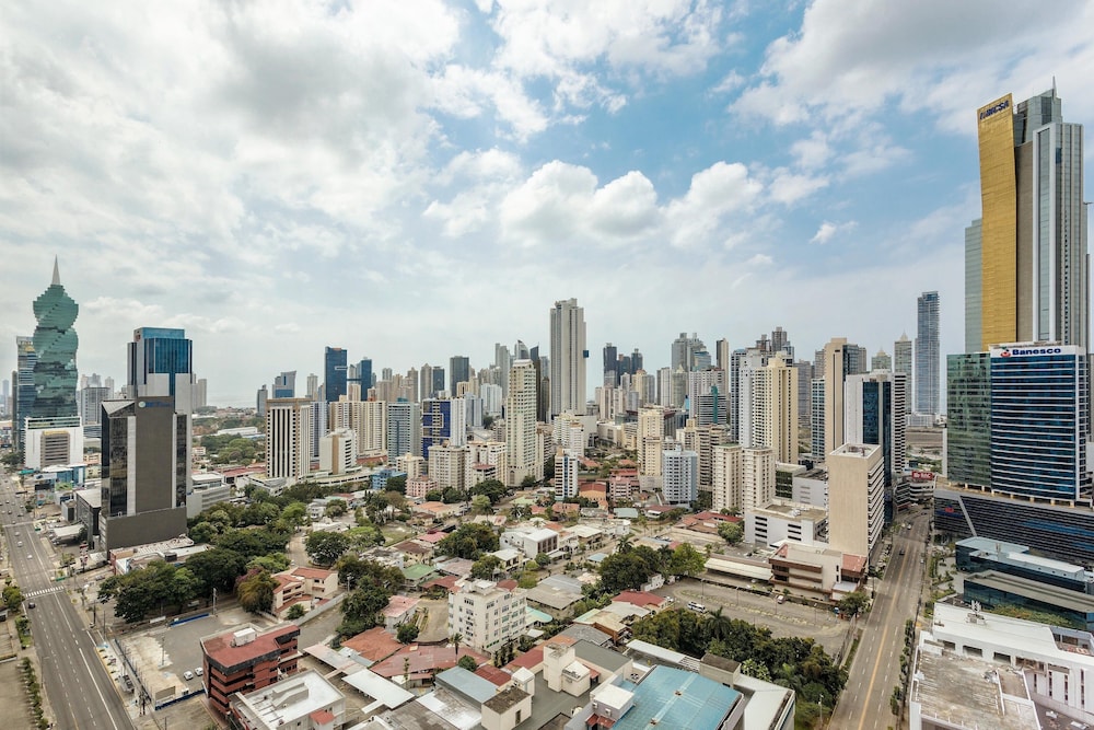 W Panama 28/57
