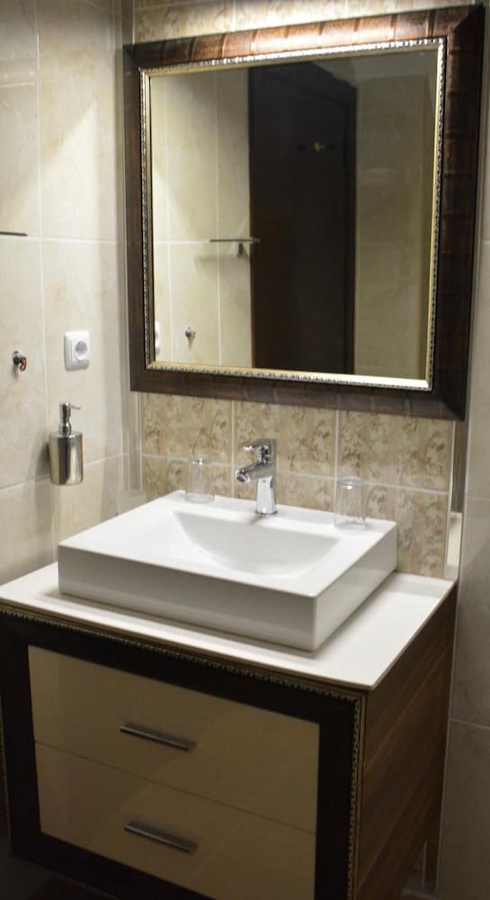 GENC YAZICI HOTEL 43/45