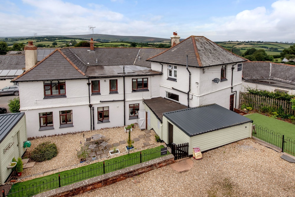 Exmoor House - Guest House 2/50