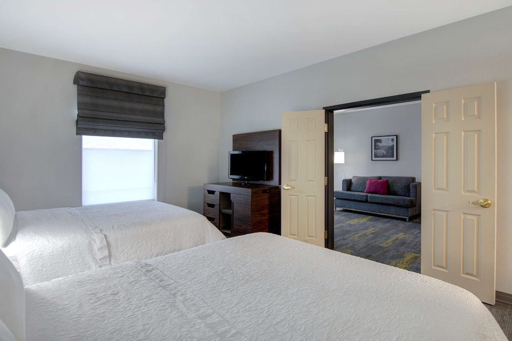Hampton Inn Fayetteville 19/73