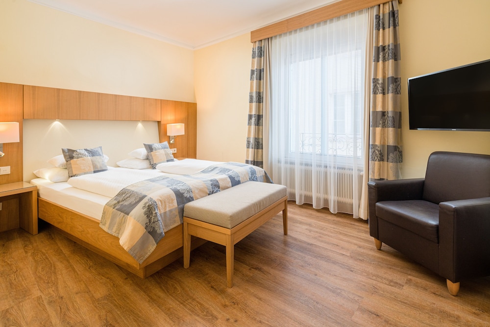 Hotel Weisses Kreuz 13/47