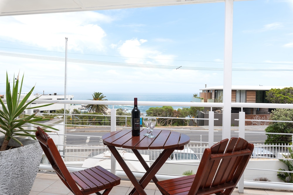 61 On Camps Bay 17/23