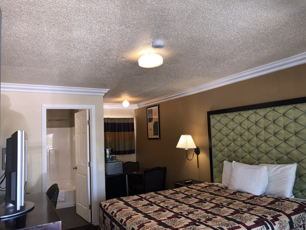 Lamplighter Motel 18/50