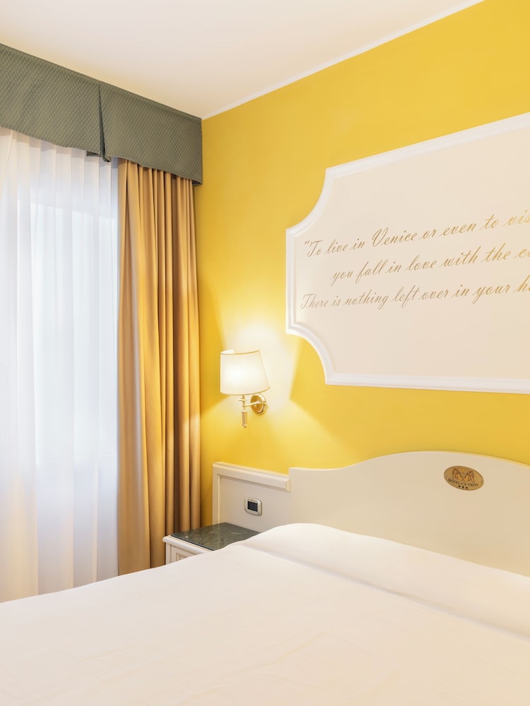 غرفة كلاسيكية بسرير مزدوج، Hotel Ca Tron 7/10