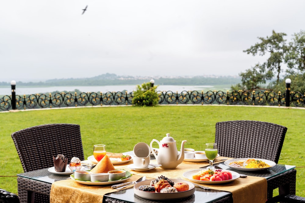 Noor Us Sabah Palace 29/45