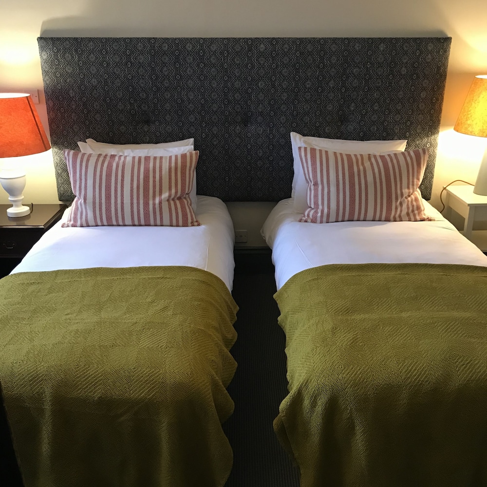 Green Dragon Hotel 26/49