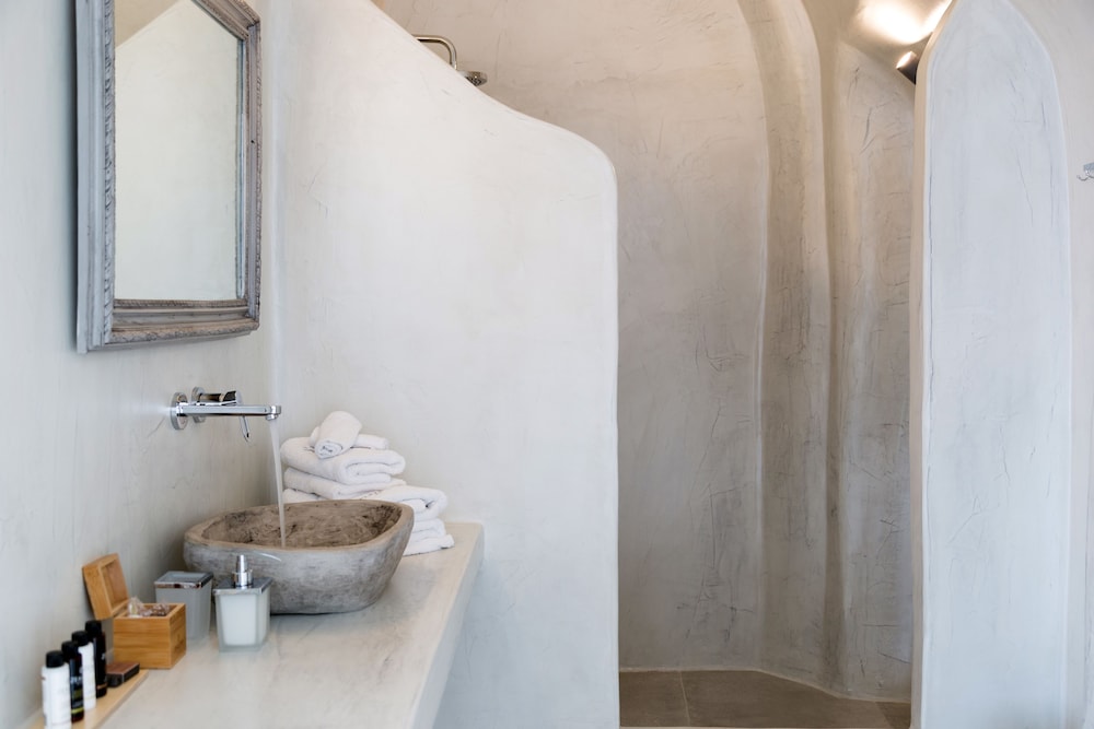 Adamant Suites - Adults Only 68/69