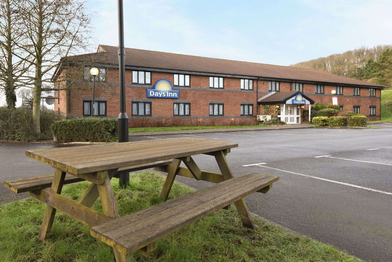 Days Inn Michaelwood M5 8/12