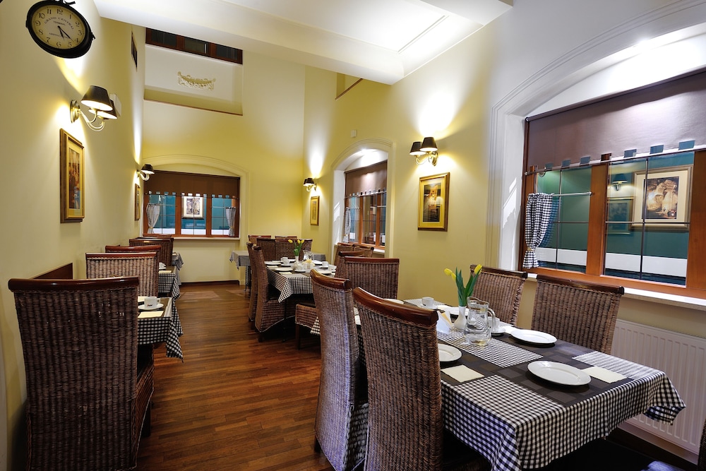 Hotel Diament Bella Notte Katowice Chorzow 63/72