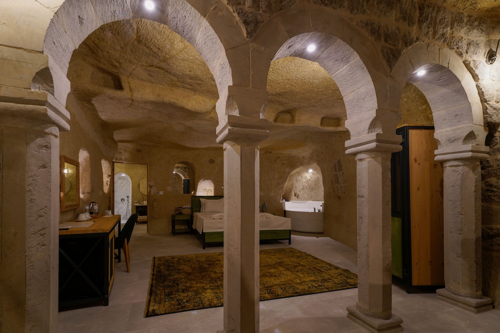 The Niche Cave Hotel +12 Adult 21/50