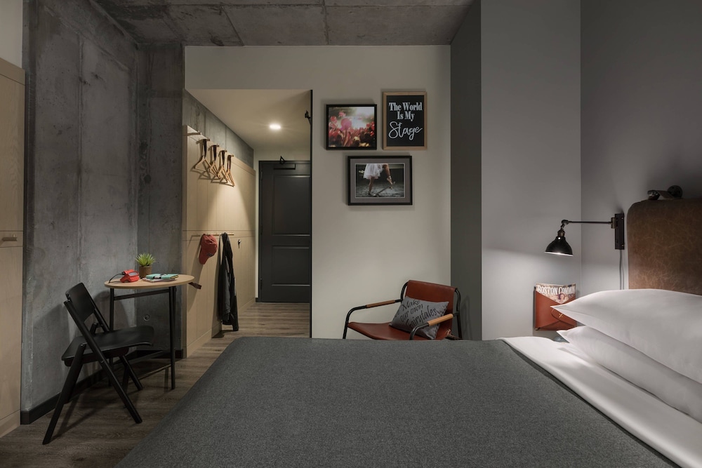 Moxy Boston Downtown 24/68