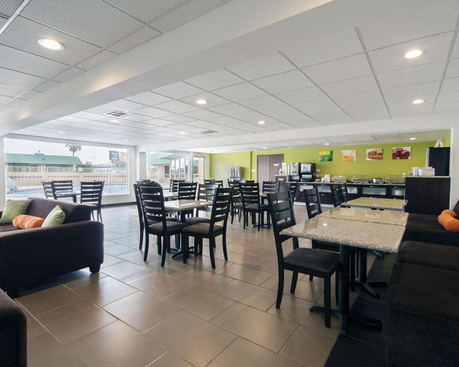 Quality Inn & Suites Airport El Paso 8/15