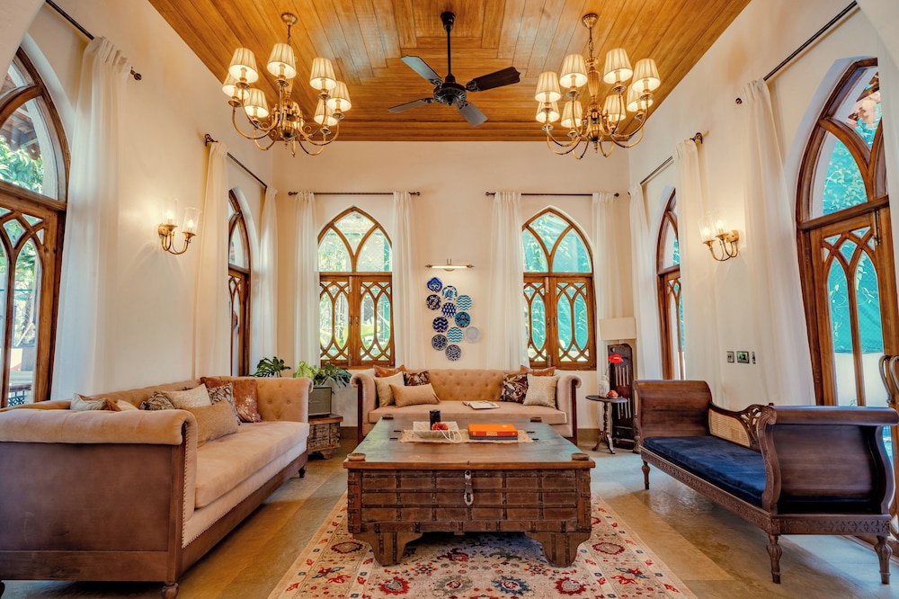 ELIVAAS 4 BHK with Pvt Pool and Media Room Samukha 41/55