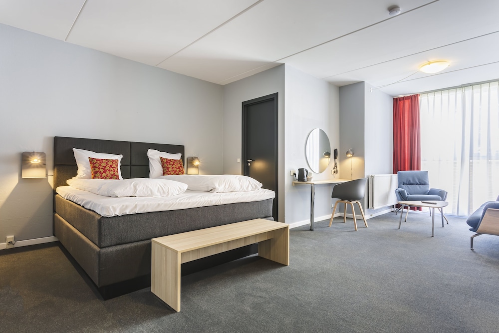 Montra Skaga Hotel First Partner 12/56