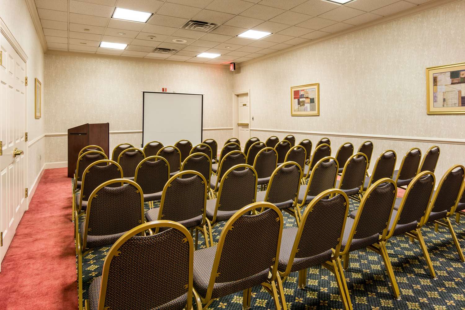Quality Inn Near Joint Base Andrews-Washington Area 30/36