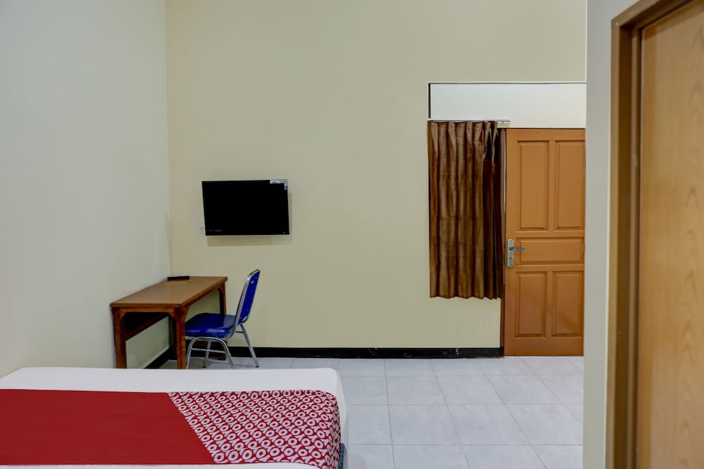 OYO 3767 Permata House 10/19