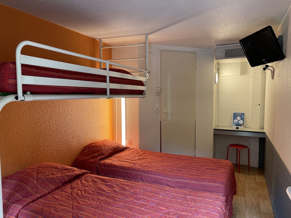 PREMIERE CLASSE SAINT ETIENNE NORD - VILLARS 27/63