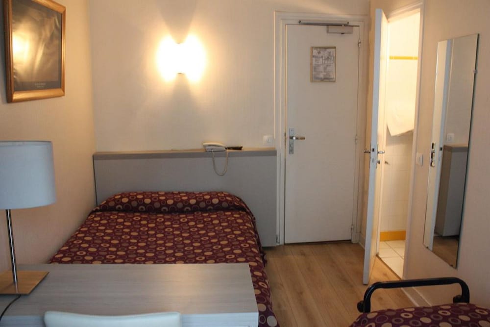 ROOM, TRIPLE