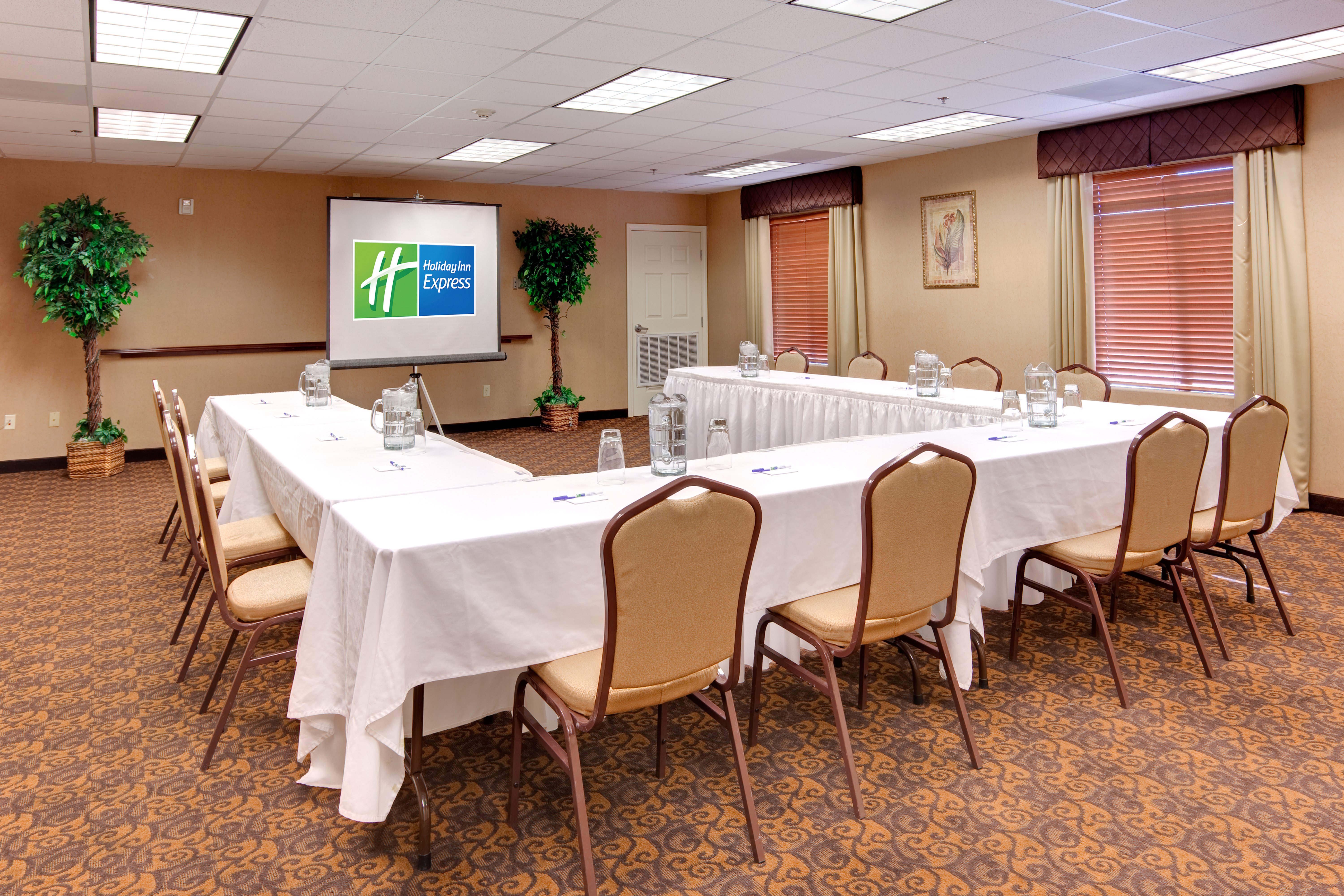Holiday Inn Express Las Vegas-Nellis, an IHG Hotel 39/47