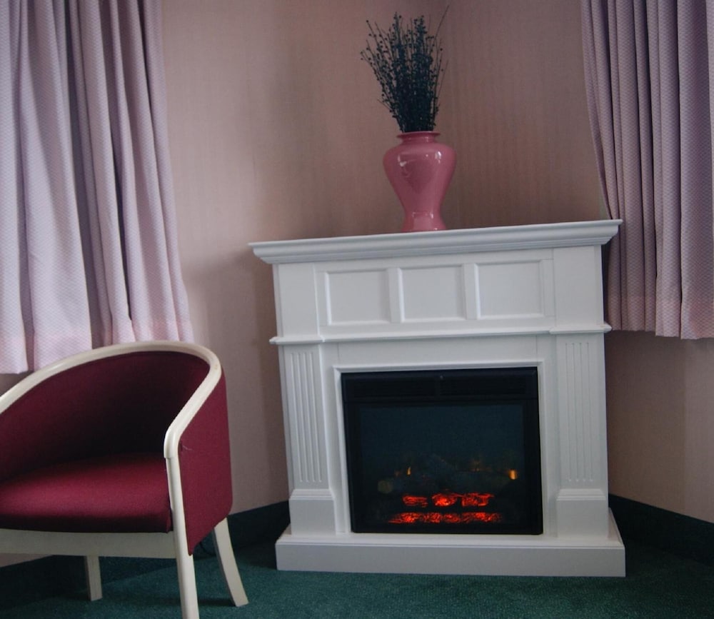 Meadow Court Inn 11/52