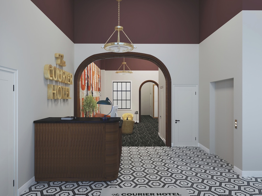 The Courier Hotel 6/50