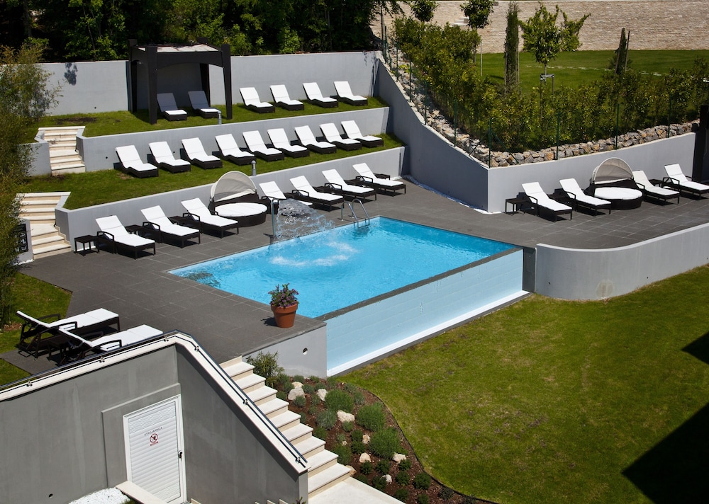 Hotel Laurus 9/82