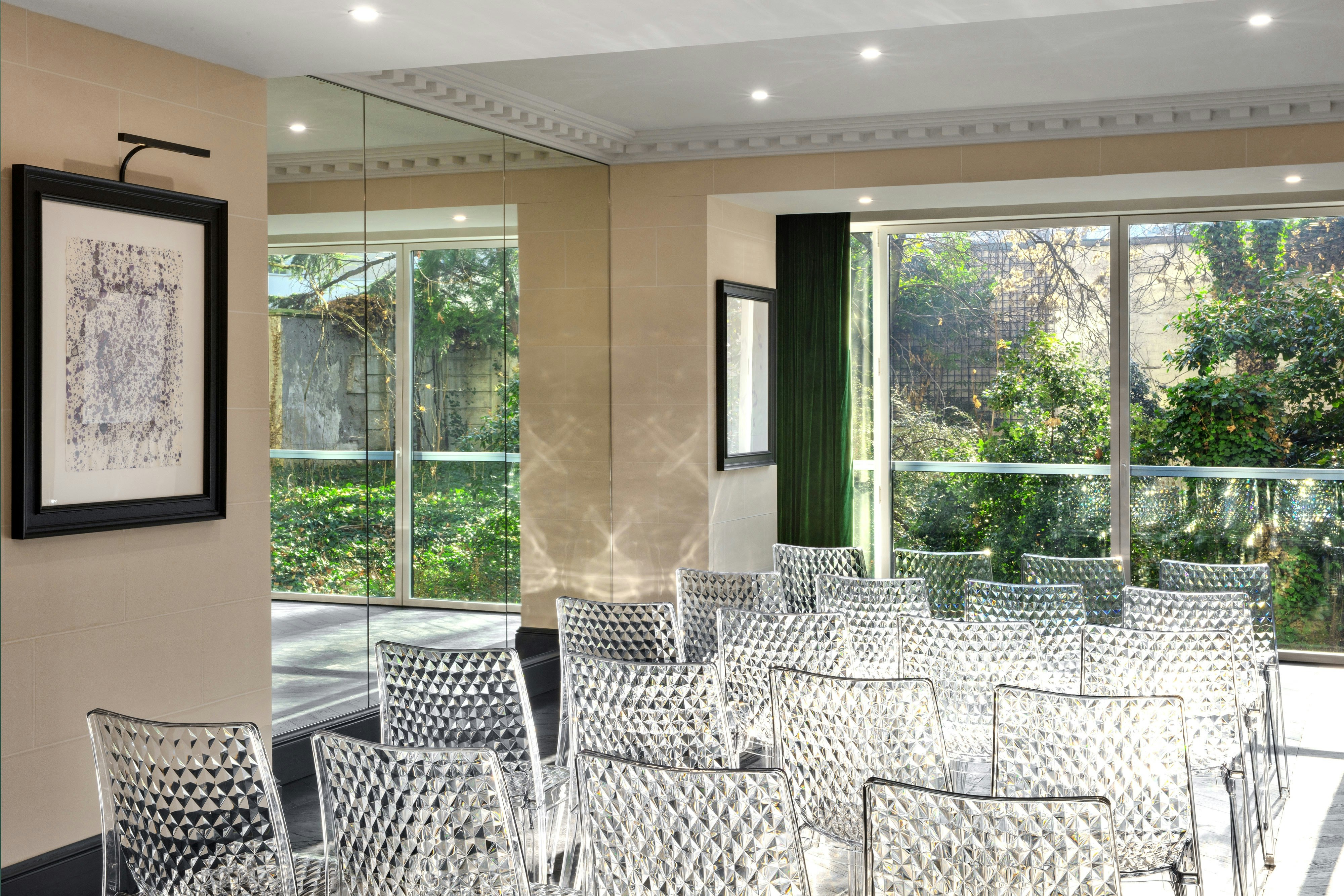 Hotel De Berri Champs-Elysees, A Luxury Collection Hotel, Paris 14/19