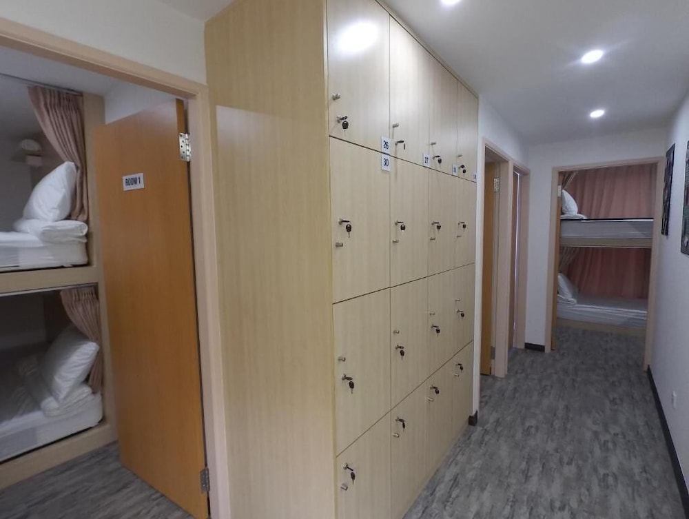 Signel Hostel 29/48