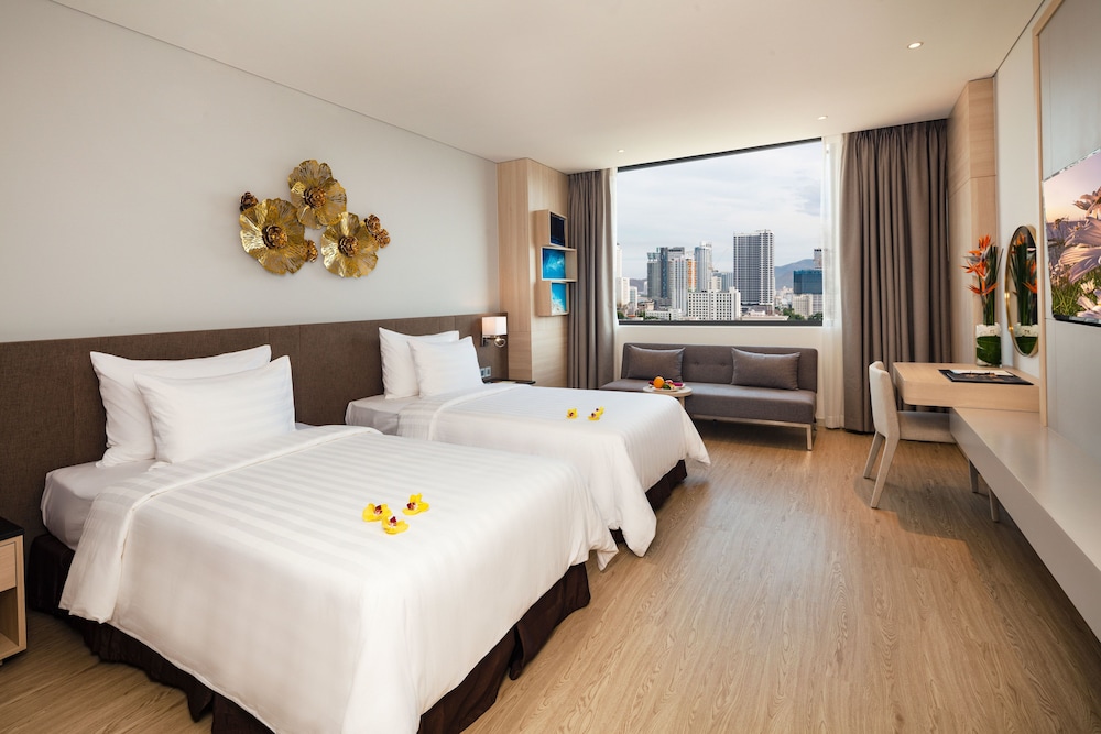 CONNECTING, LUXURY, FAMILY, DOUBLE OR TWIN BED