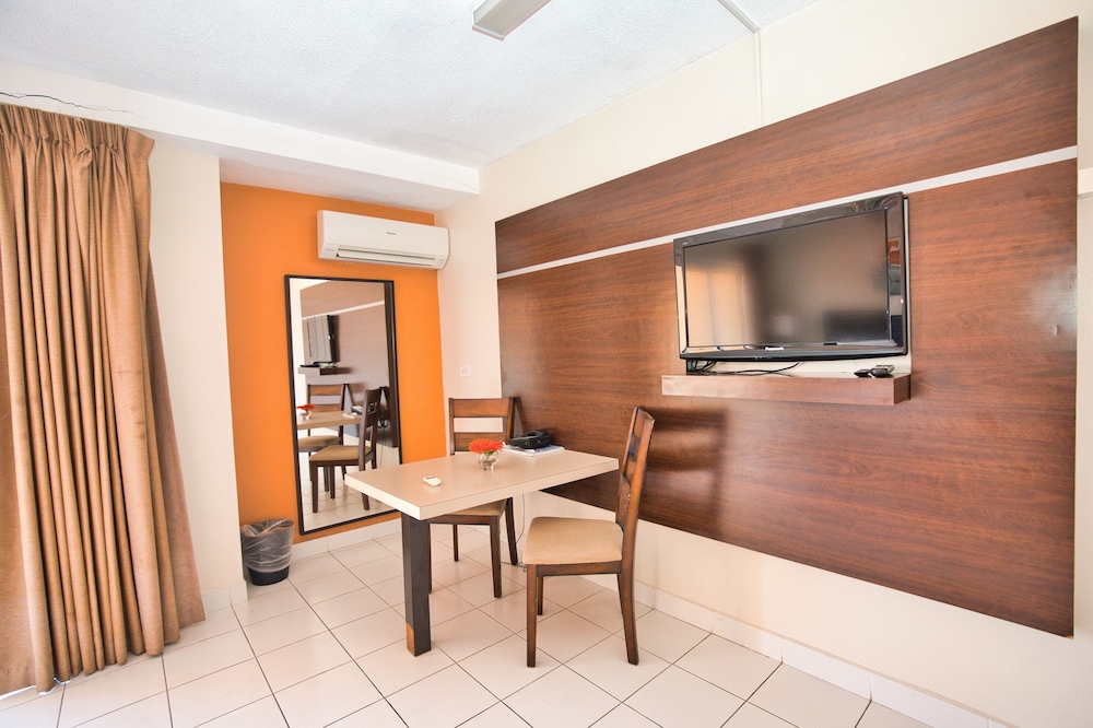 Horizon View Beach Hotel 29/46