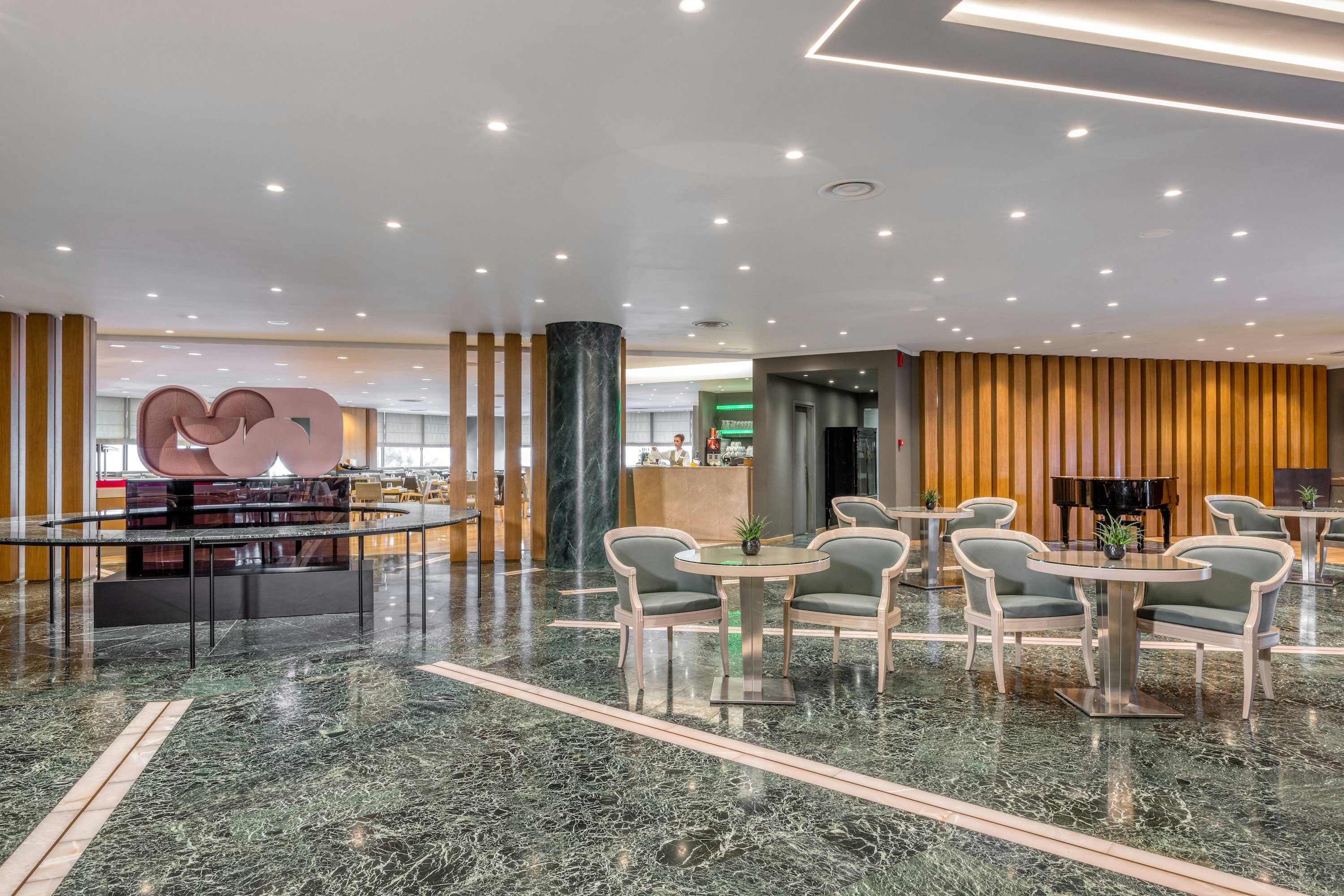 Divani Caravel Hotel 83/87
