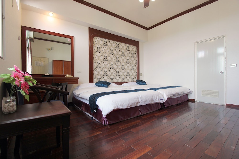Tau Tau Chu Hotel 24/66