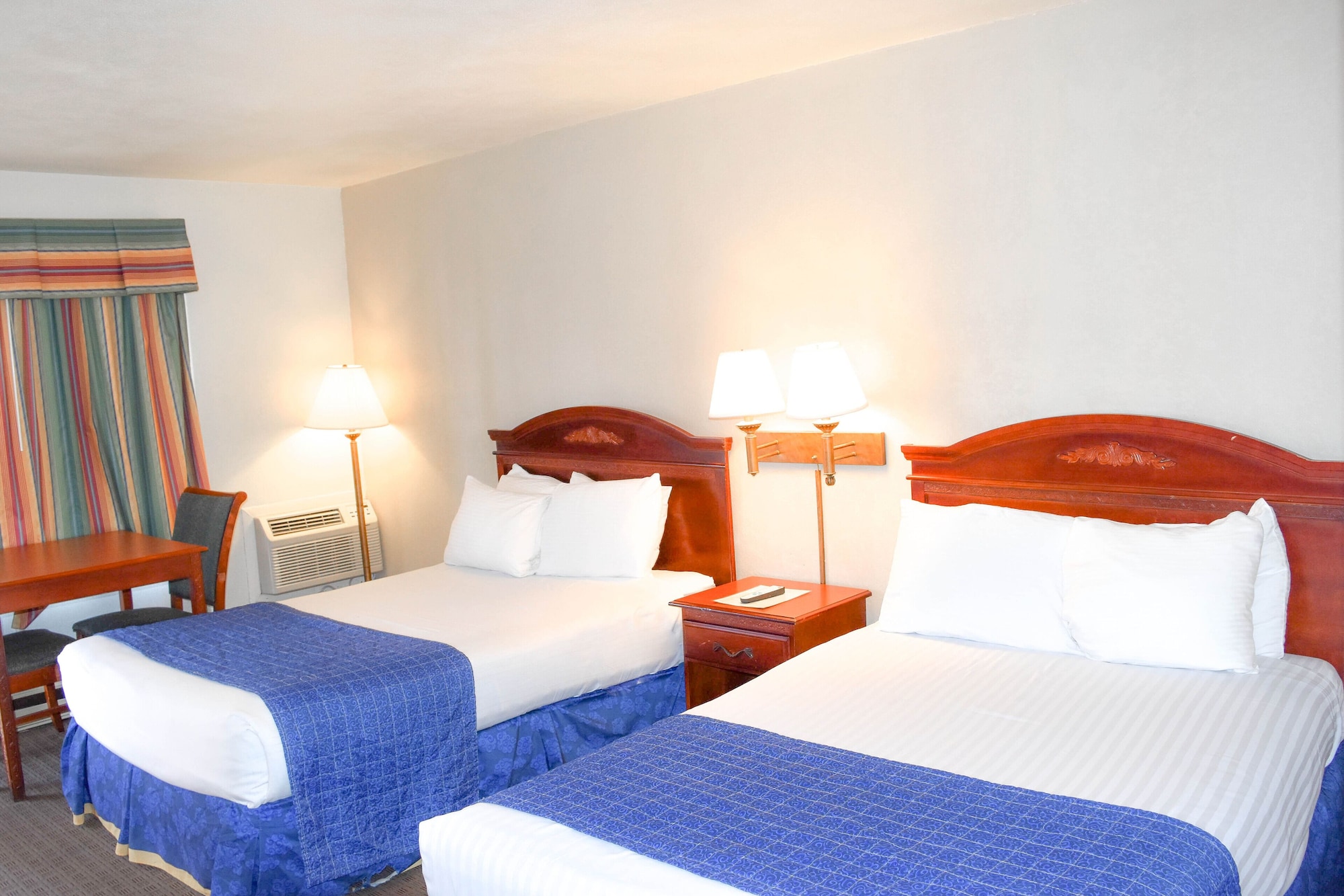 Premium, 2 Double Beds, Accessible