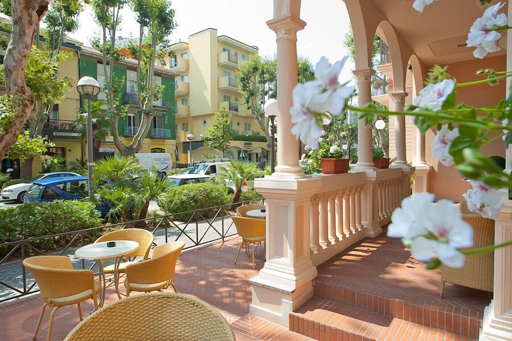 Hotel Villa Luigia 46/50