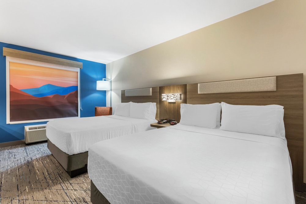 Suite, 2 Queen Beds, Sofa