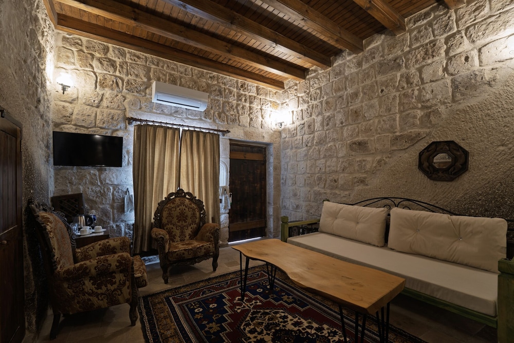 Grand Cave Suites 31/50