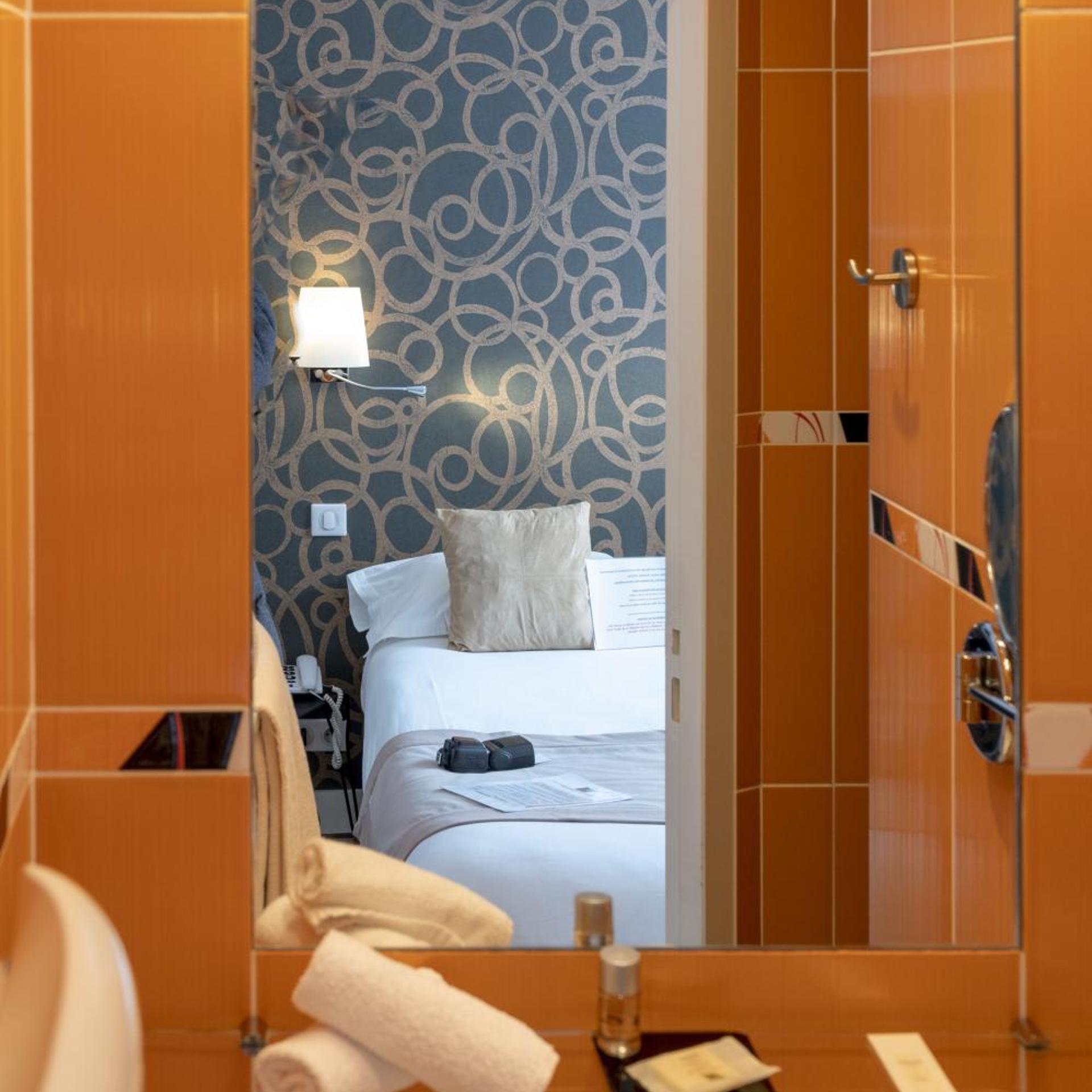 HOTEL LES 3 ROIS 49/50