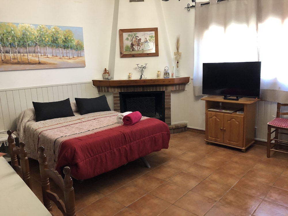 ROMANTIC, STUDIO, DOUBLE BED, KITCHEN, GROUND FLOOR